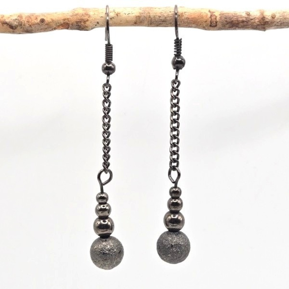 Gunmetal Gray Hematite Beaded Chain Dangle Earrings‎ Dark Metallic Minimalist